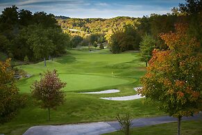 River's Creek 4 Bedroom Cabin by RedAwning