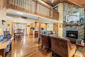 River's Creek 4 Bedroom Cabin by RedAwning