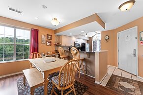 Fort Taneycomo 2 Bedroom Condo by RedAwning