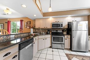 Fort Taneycomo 2 Bedroom Condo by RedAwning