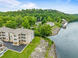 Fort Taneycomo 2 Bedroom Condo by RedAwning