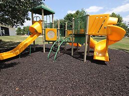 Fort Taneycomo 2 Bedroom Condo by RedAwning