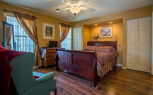 Fort Taneycomo 2 Bedroom Condo by RedAwning