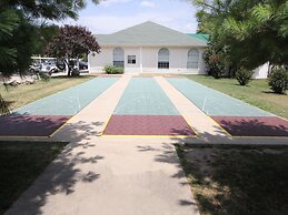 Fort Taneycomo 2 Bedroom Condo by RedAwning