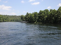 Fort Taneycomo 2 Bedroom Condo by RedAwning