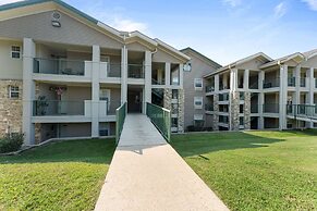 Take A Holiday 2 Bedroom Condo by RedAwning