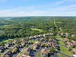 Puttin On The Green 3 Bedroom Villa by RedAwning