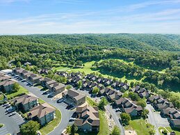 Puttin On The Green 3 Bedroom Villa by RedAwning