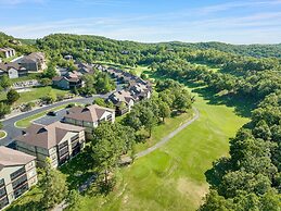 Puttin On The Green 3 Bedroom Villa by RedAwning