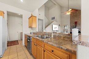 Puttin On The Green 3 Bedroom Villa by RedAwning