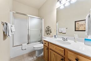 Puttin On The Green 3 Bedroom Villa by RedAwning