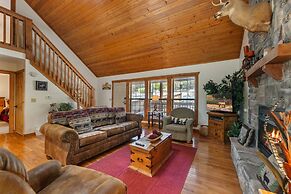 Whispering Woods Lodge - Sleeps 6 2 Bedroom Home by RedAwning