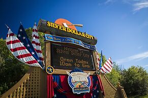 Mayberry Lodge 2 Bedroom Cabin by RedAwning