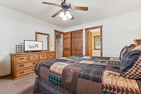 Mayberry Lodge 2 Bedroom Cabin by RedAwning