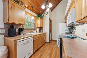 Mayberry Lodge 2 Bedroom Cabin by RedAwning