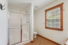 Mayberry Lodge 2 Bedroom Cabin by RedAwning