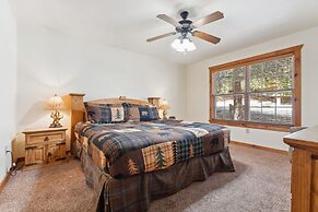 Mayberry Lodge 2 Bedroom Cabin by RedAwning