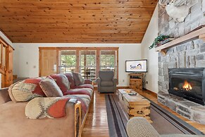 Mayberry Lodge 2 Bedroom Cabin by RedAwning