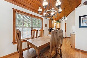 Mayberry Lodge 2 Bedroom Cabin by RedAwning