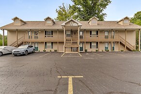 Tuscany On Taneycomo 2 Bedroom Condo by RedAwning