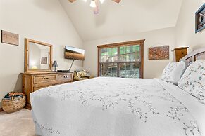 Dakota Lodge 2 Bedroom Home by RedAwning