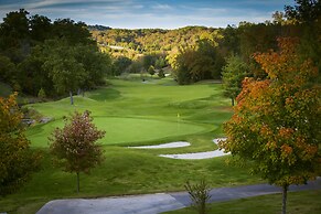 Dakota Lodge 2 Bedroom Home by RedAwning