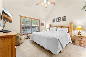 Dakota Lodge 2 Bedroom Home by RedAwning