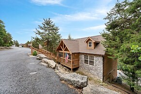 Dakota Lodge 2 Bedroom Home by RedAwning