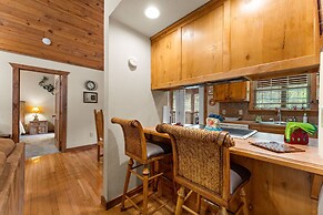 Dakota Lodge 2 Bedroom Home by RedAwning