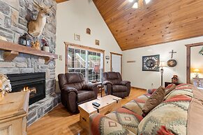 Dakota Lodge 2 Bedroom Home by RedAwning