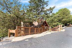 Dakota Lodge 2 Bedroom Home by RedAwning