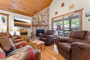 Dakota Lodge 2 Bedroom Home by RedAwning