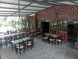 Grand Selva Lodge & Tours