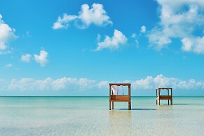 Mahogany Bay Resort & Beach Club, Curio Collection by Hilton