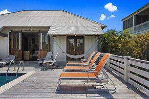 Mahogany Bay Resort & Beach Club, Curio Collection by Hilton