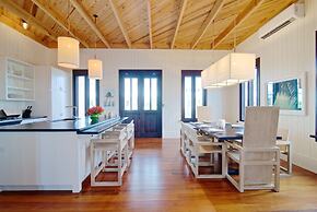 Mahogany Bay Resort & Beach Club, Curio Collection by Hilton