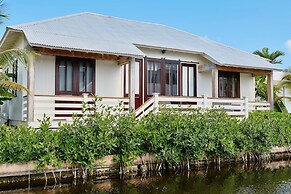 Mahogany Bay Resort & Beach Club, Curio Collection by Hilton