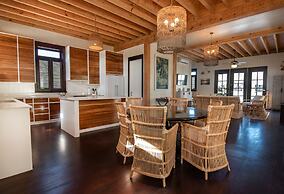 Mahogany Bay Resort & Beach Club, Curio Collection by Hilton