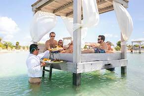 Mahogany Bay Resort & Beach Club, Curio Collection by Hilton