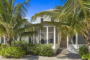 Mahogany Bay Resort & Beach Club, Curio Collection by Hilton