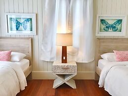 Mahogany Bay Resort & Beach Club, Curio Collection by Hilton