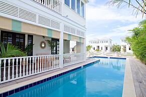 Mahogany Bay Resort & Beach Club, Curio Collection by Hilton