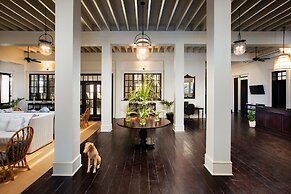 Mahogany Bay Resort & Beach Club, Curio Collection by Hilton