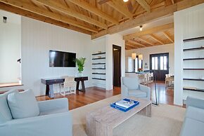 Mahogany Bay Resort & Beach Club, Curio Collection by Hilton