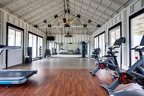 Mahogany Bay Resort & Beach Club, Curio Collection by Hilton