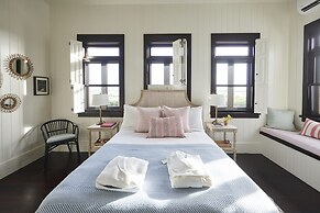 Mahogany Bay Resort & Beach Club, Curio Collection by Hilton