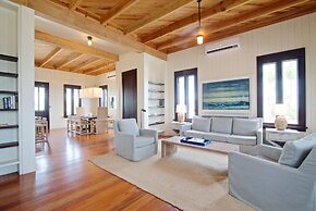 Mahogany Bay Resort & Beach Club, Curio Collection by Hilton