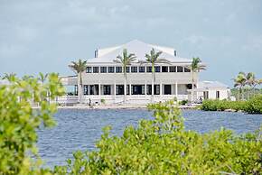 Mahogany Bay Resort & Beach Club, Curio Collection by Hilton