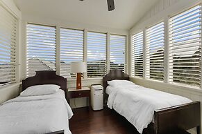 Mahogany Bay Resort & Beach Club, Curio Collection by Hilton