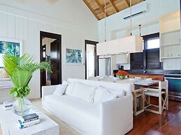 Mahogany Bay Resort & Beach Club, Curio Collection by Hilton